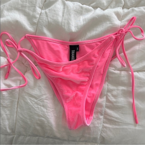 Triangl Pink Bikini Bottom - Picture 1 of 3